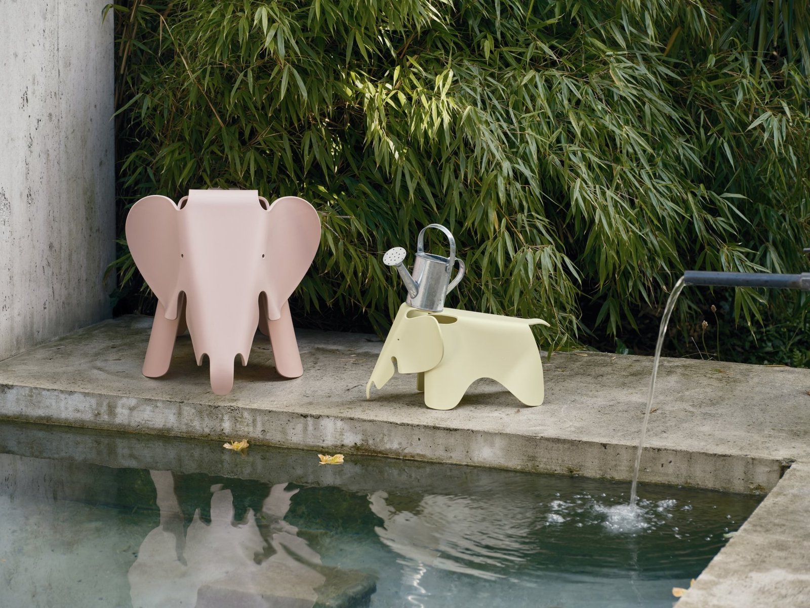 Vitra Eames Elephant Pale Rose recycelt