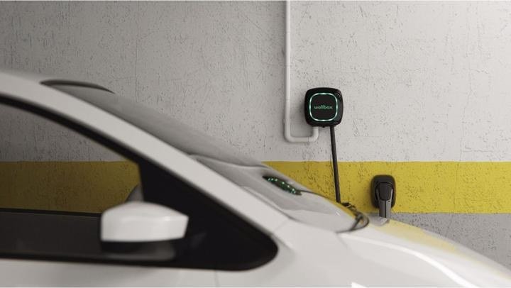 wallbox Pulsar Plus 22 kW Ladestation mit 5 m Kabel (PLP1-0-2-4-9-002)