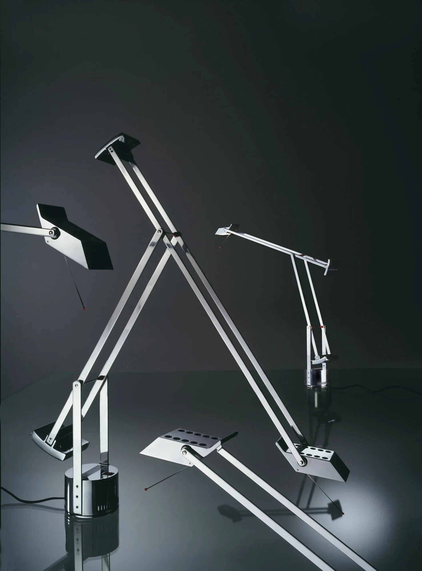 Artemide Tizio Schreibtischleuchte LED schwarz